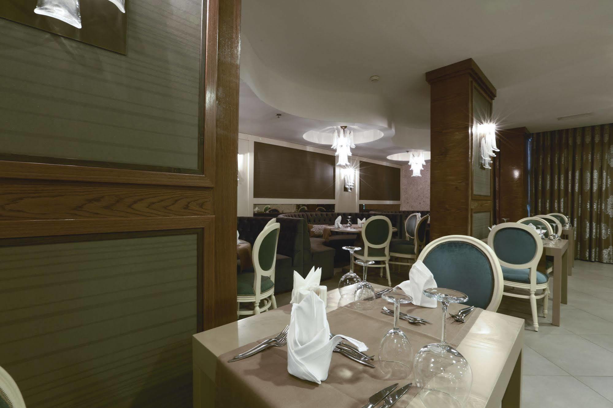 Hotell Insula & 5*