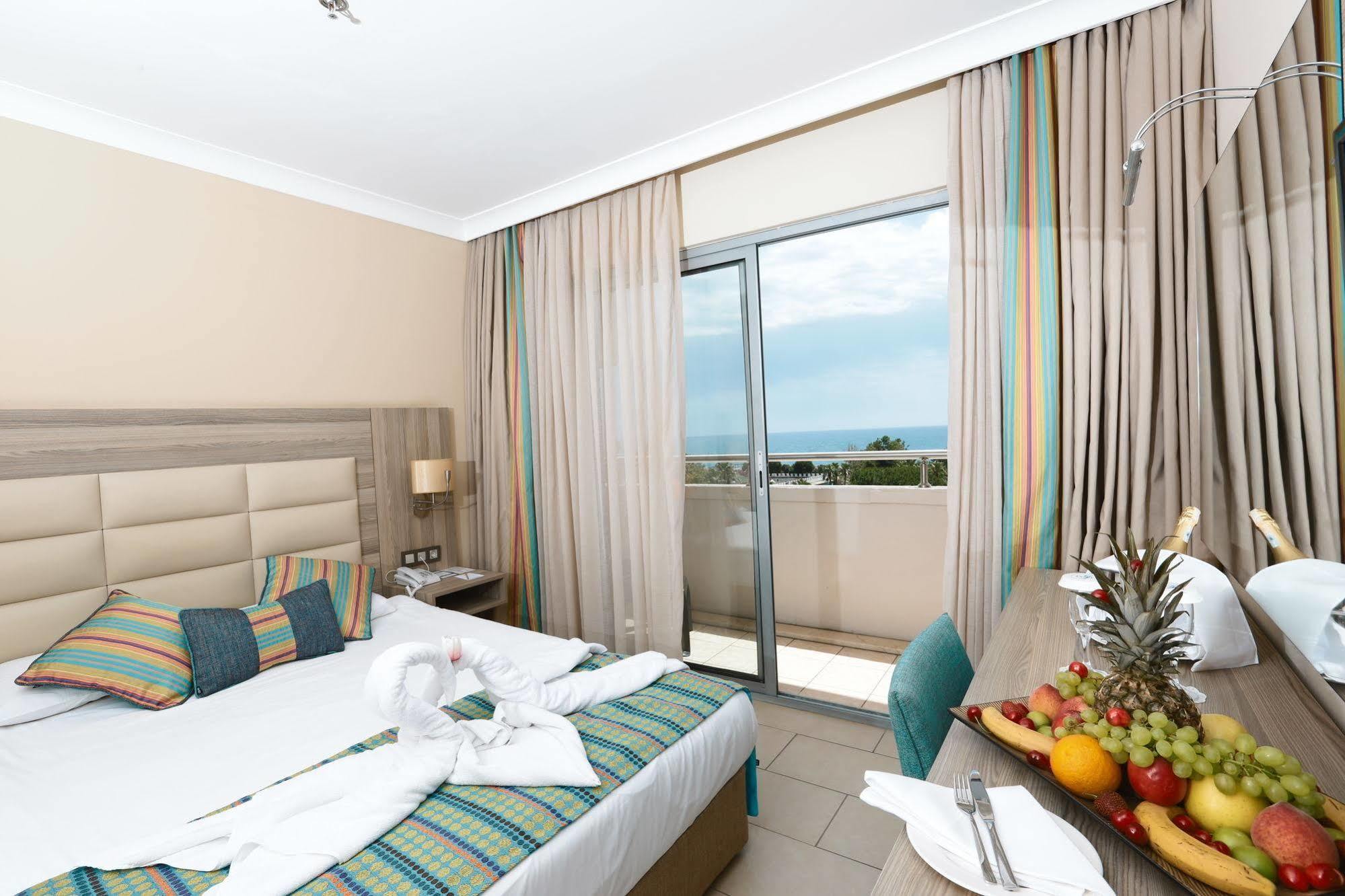 Insula & Hotell